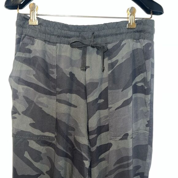 SPLENDID Dark Grey Camo Jogger-S - Picture 3 of 10